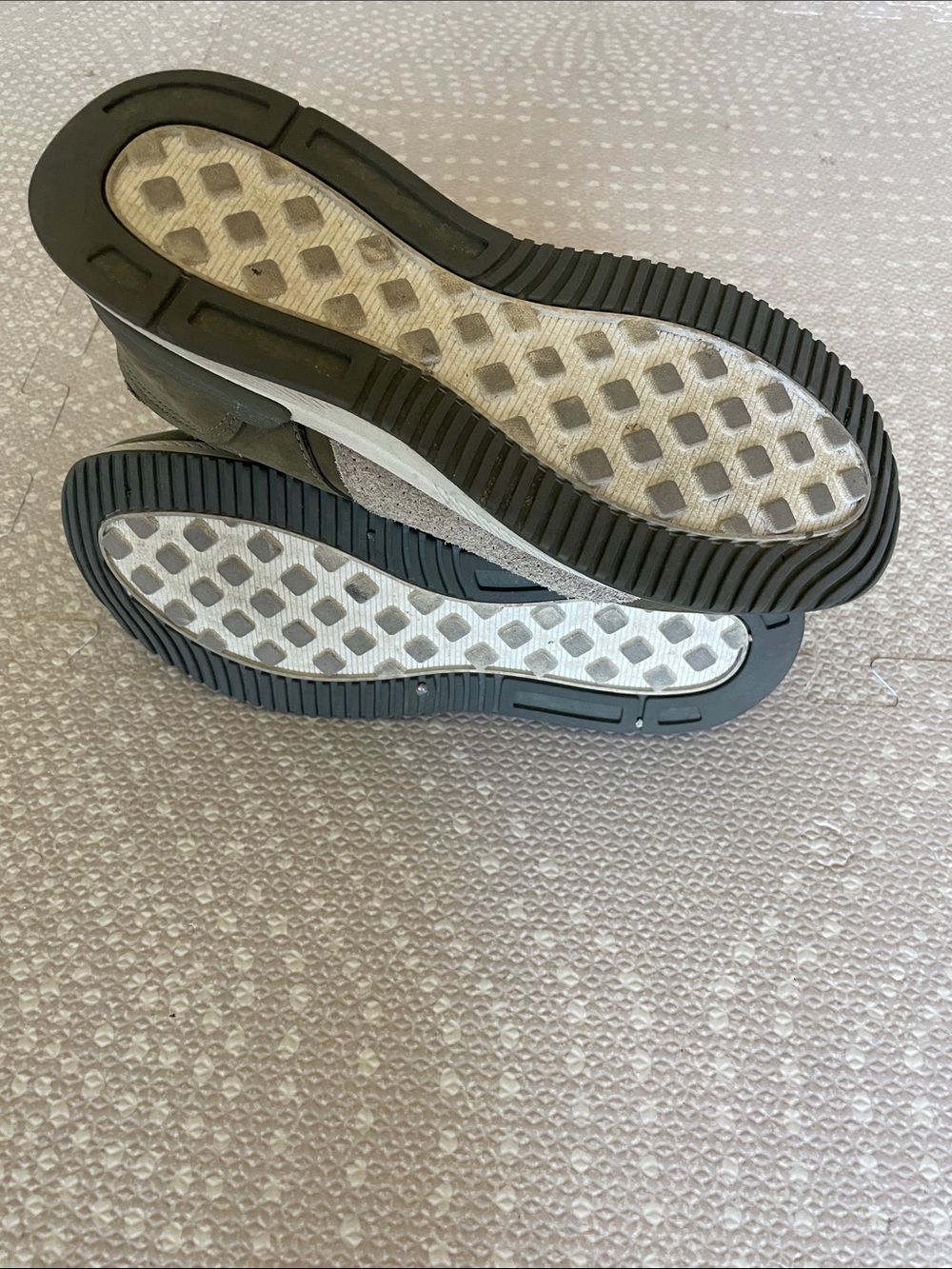 Everlane Leather Upper Olive Green Sneakers - Picture 7 of 8